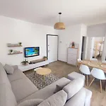Saeri's Stylish Διαμέρισμα