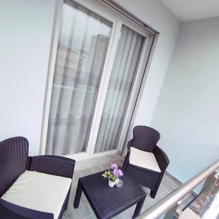 Saeri's Stylish Apartamento